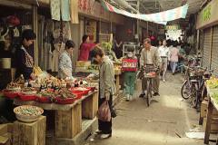 Straatje bij Xing Ping markt