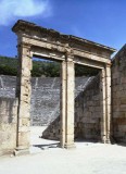 Ingang amphitheater Epidauros (Peloponnesos, 1986)